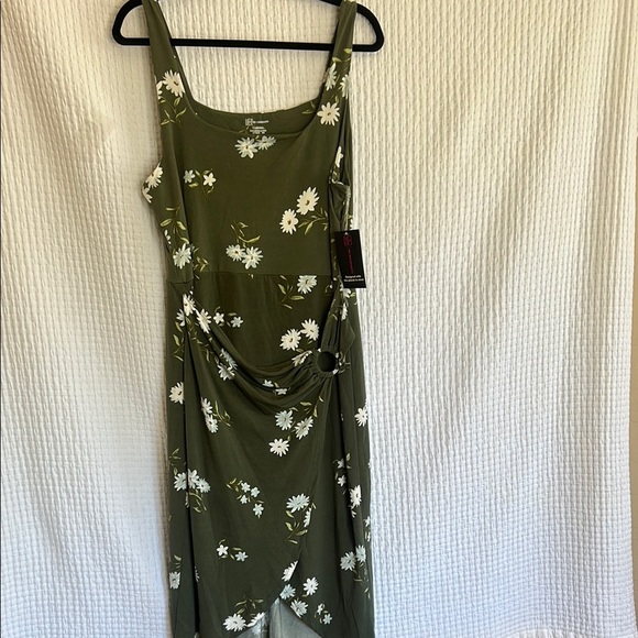 No Boundaries Green Floral Midi Dress - Picture 2 of 14